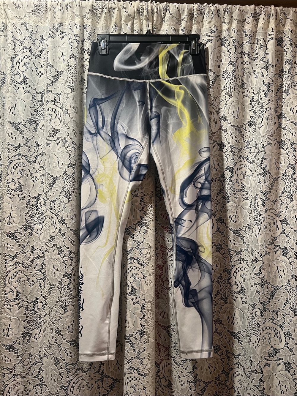 Totemmi Women’s Smoke-Print Leggings in Black, White & Yellow Accent size Medium